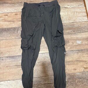 Lululemon Dance studio Cargo